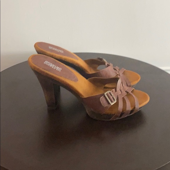 SHOES - Picture 4 of 4